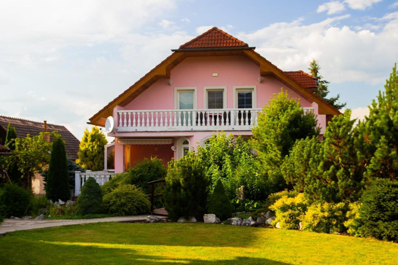 Wow Liptov Holiday House Liptovský Mikuláš 外观 照片
